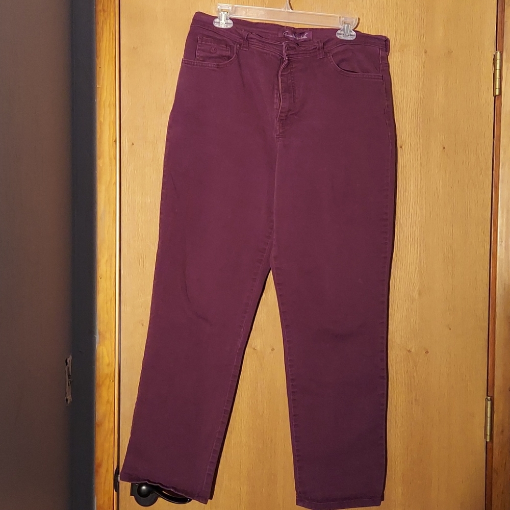 Gloria Vanderbilt purple jeans, size 14